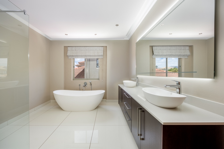 4 Bedroom Property for Sale in Vierlanden Western Cape